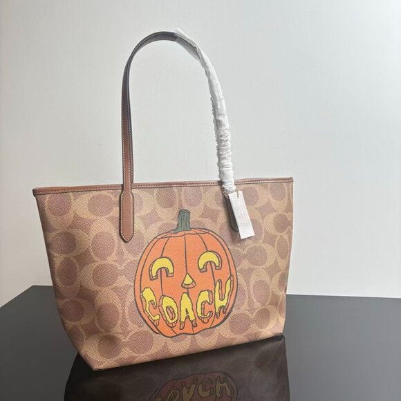 COACH Halloween Tote Bag  size : 33*29*16 - Picture 4 of 10